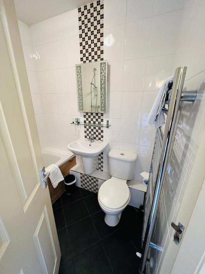 Heath Cottage Hotel Dewsbury Ngoại thất bức ảnh