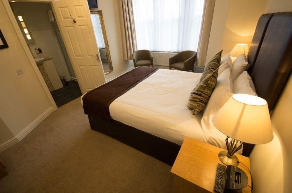 Heath Cottage Hotel Dewsbury Ngoại thất bức ảnh