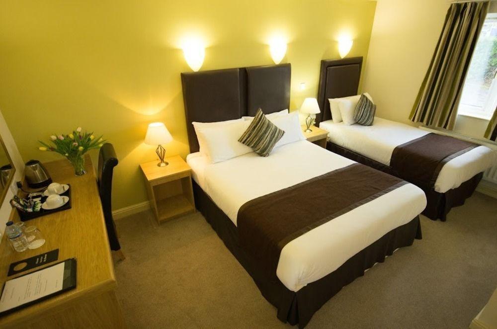 Heath Cottage Hotel Dewsbury Ngoại thất bức ảnh