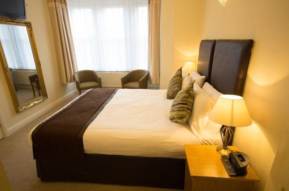 Heath Cottage Hotel Dewsbury Ngoại thất bức ảnh