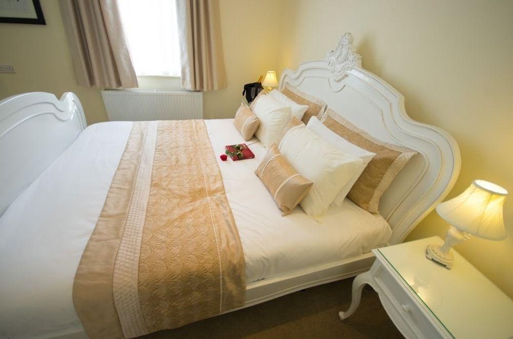 Heath Cottage Hotel Dewsbury Ngoại thất bức ảnh